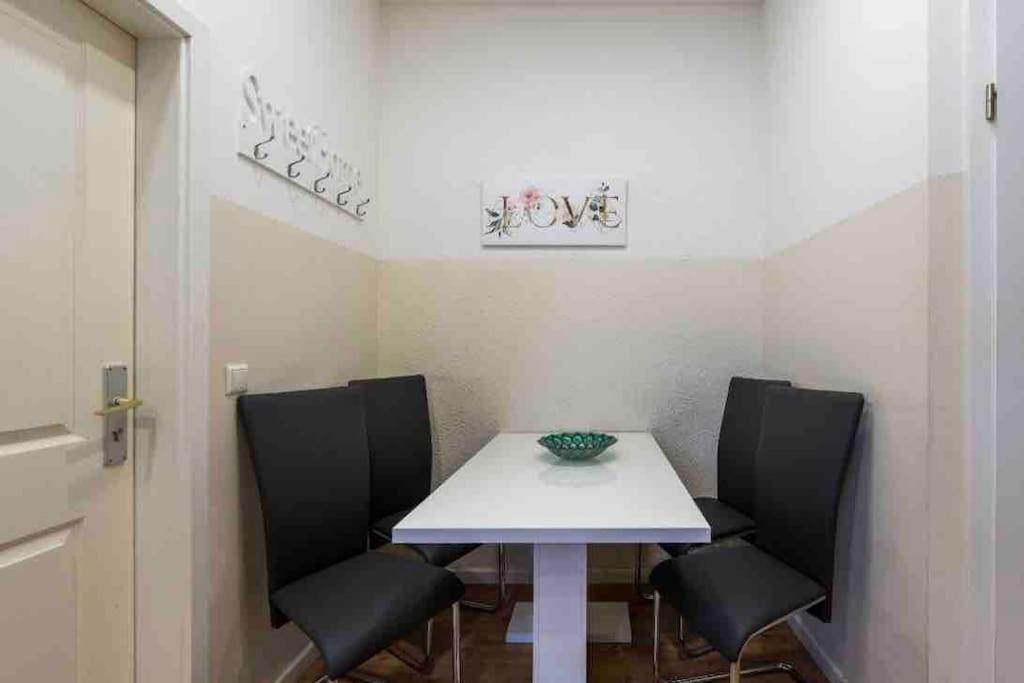 Big Fancy Apartments City Center 베를린 외부 사진